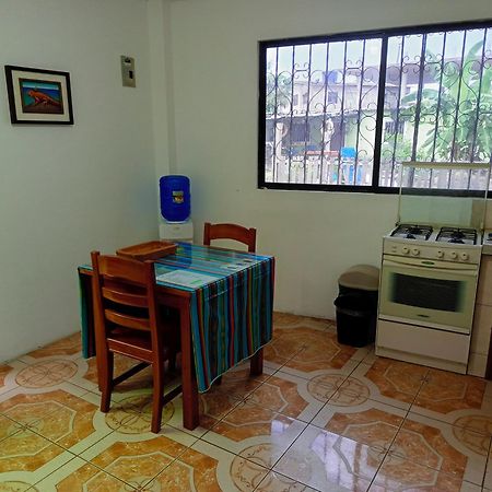 Teresita'S House Suites Con Cocina Privada Puerto Baquerizo Moreno Exterior foto